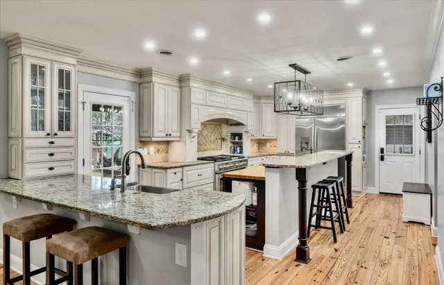 $875,000 | 100 Fairway Drive, Summerville, SC 29483