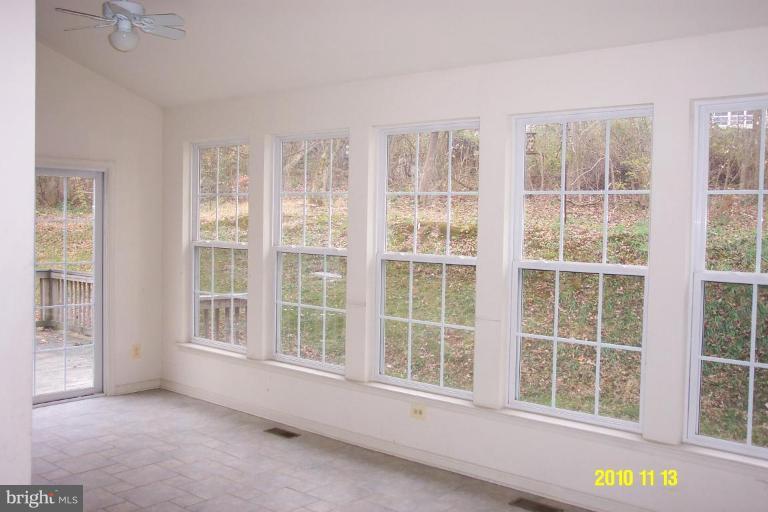 99 Horseshoe Road Rising Sun, MD 21911 - Photo 10 of 18 Breakfast Area