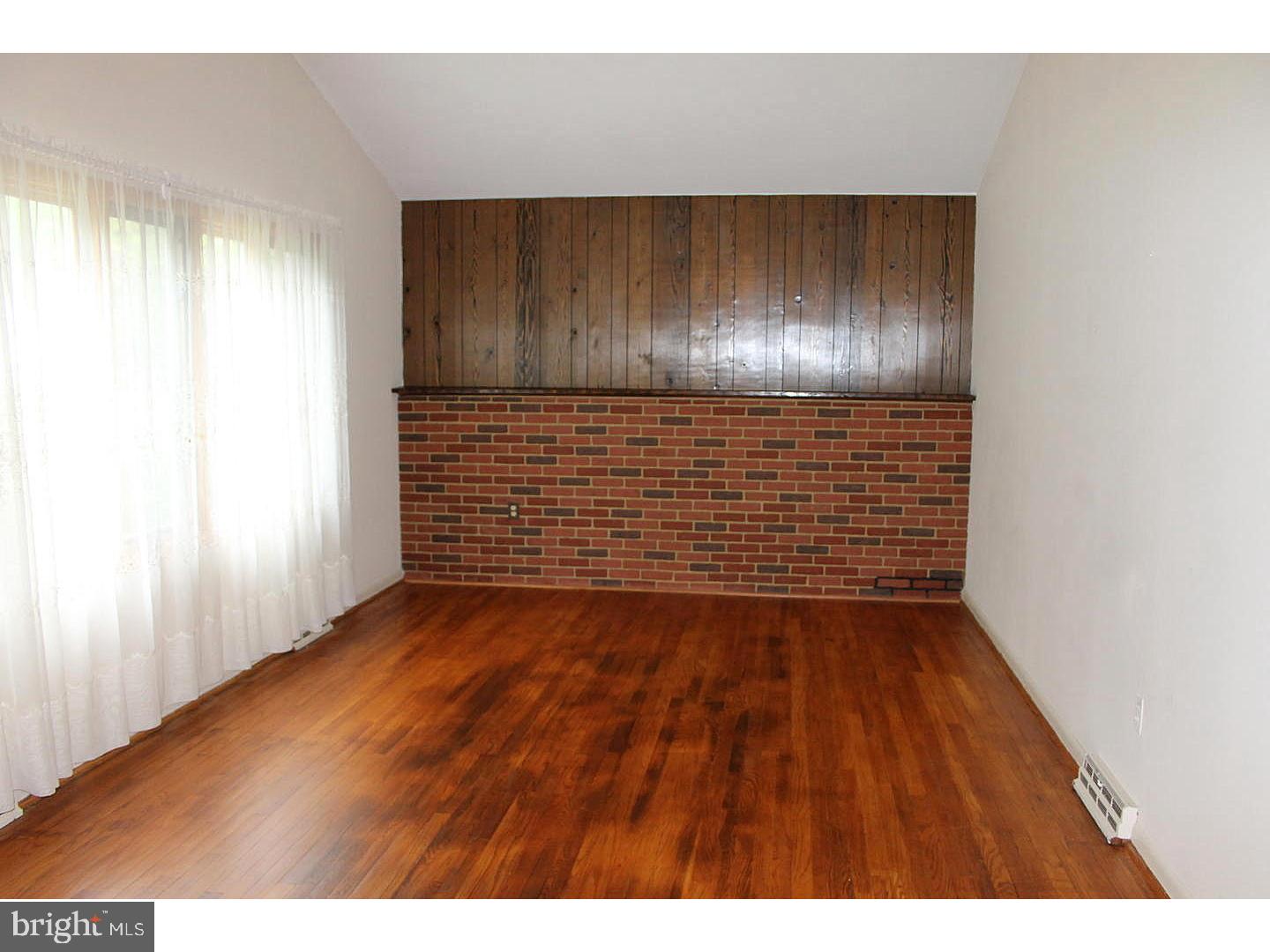 52 Rockland Road Ewing, NJ 08638 - Photo 3 of 13 Living Room