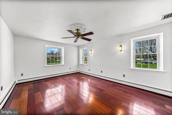 $1,150,000 | 1522 Evergreen Lane, Berwyn, PA 19312