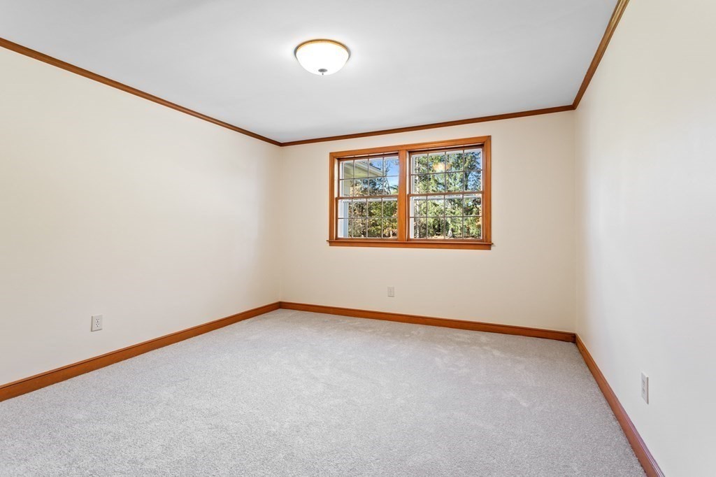 263 Lincoln Road Lincoln, MA 01773 - Photo 18 of 37 an empty room with a window