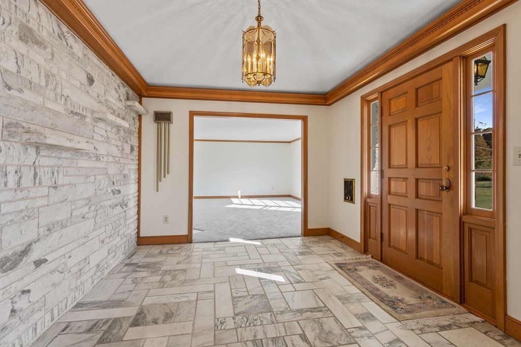 263 Lincoln Road Lincoln, MA 01773 - Photo 3 of 37