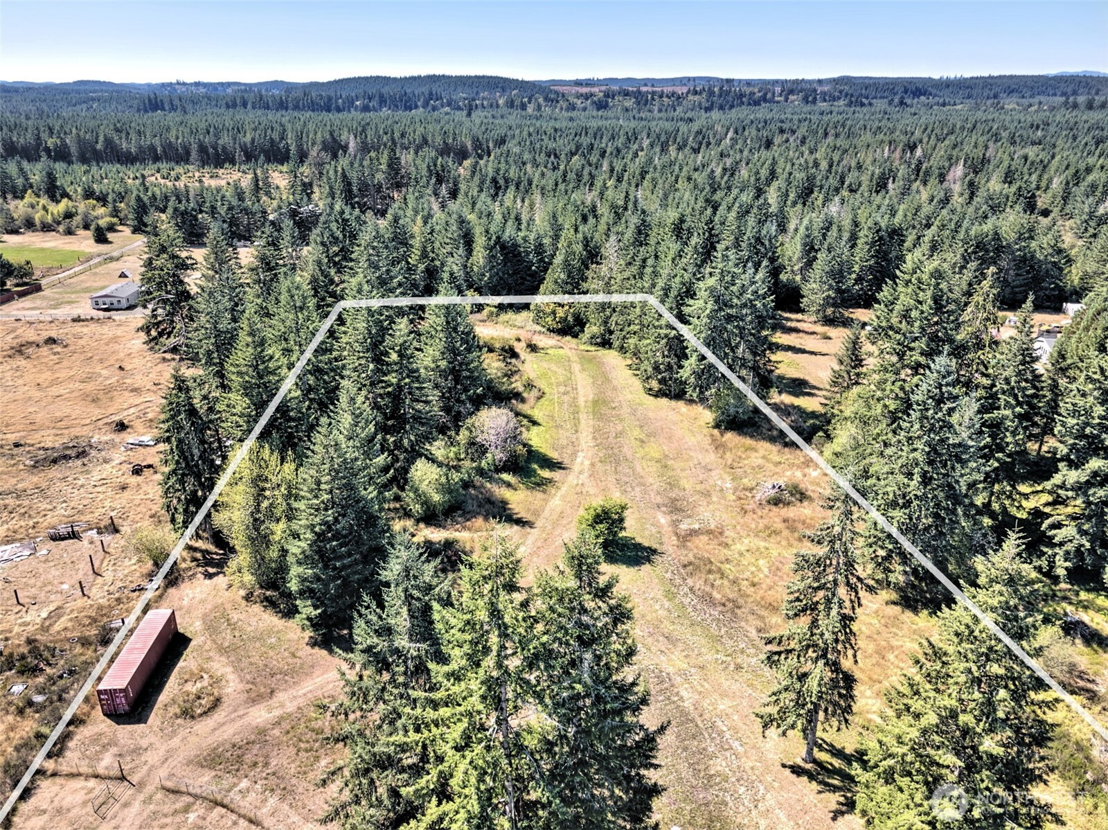 1982 West Ford Loop Road Elma, WA 98541 - Photo 5 of 29 a view of a city