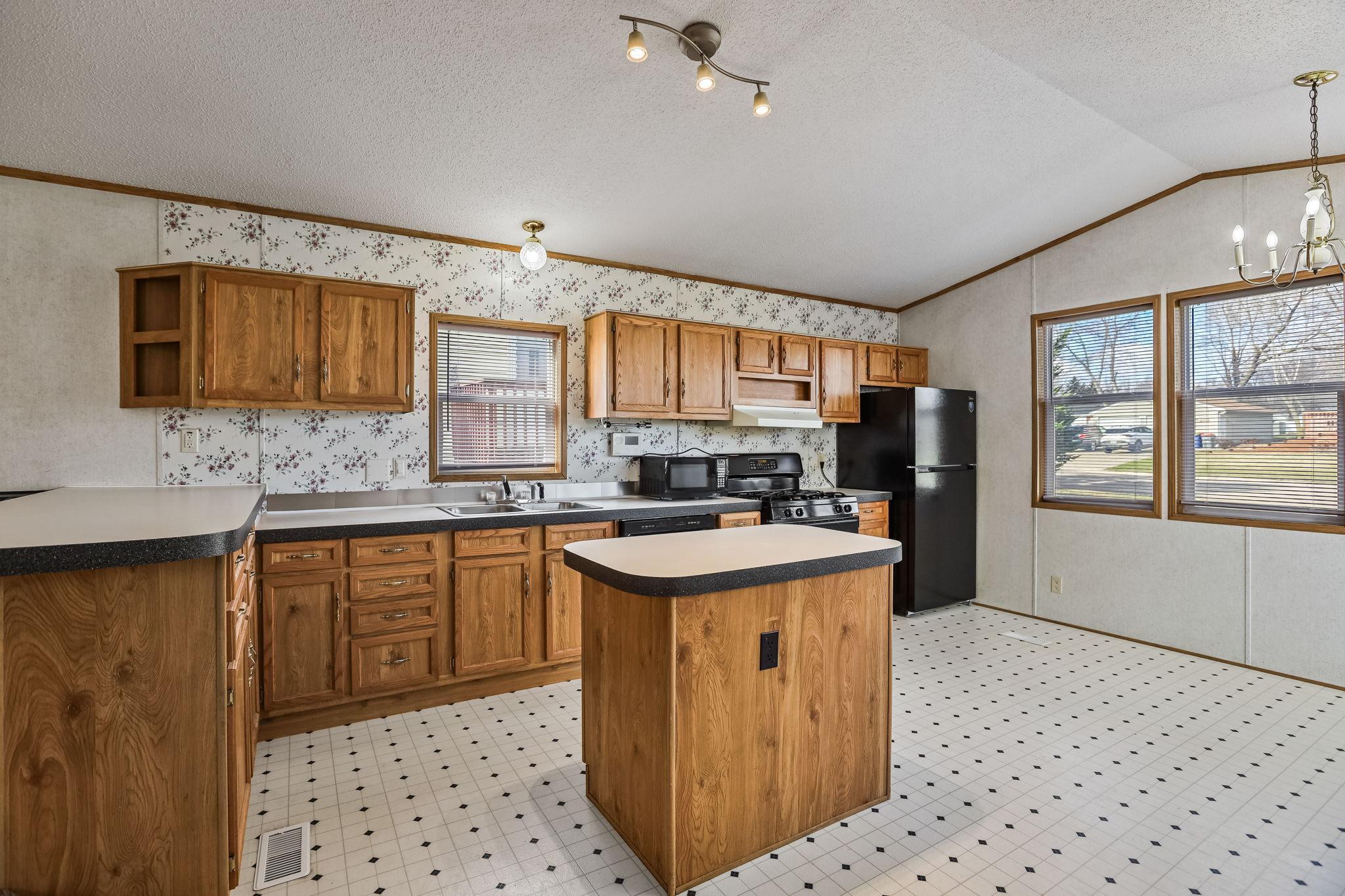 405 Edgar Place Faribault, MN 55021 - Photo 4 of 28