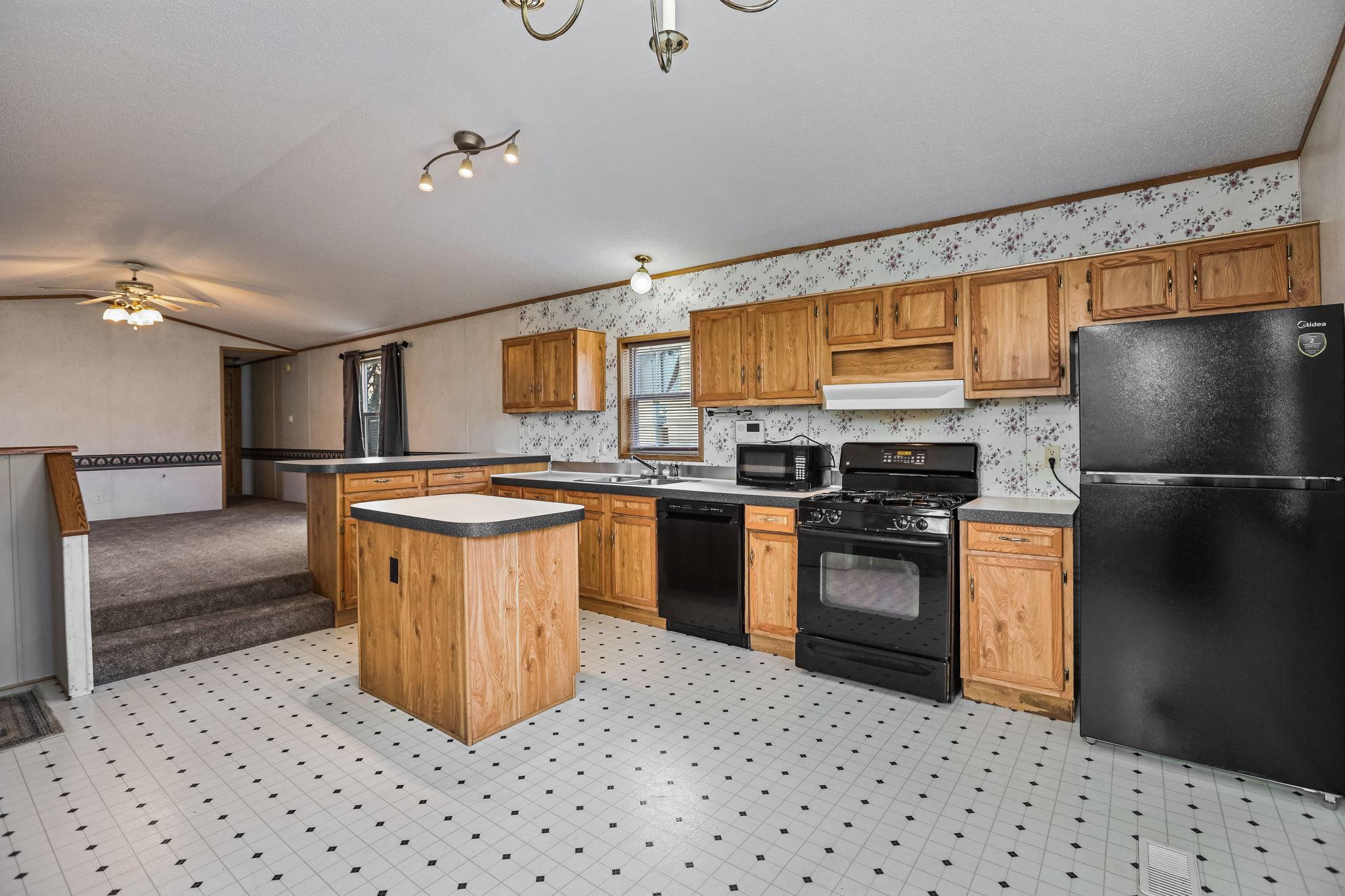 405 Edgar Place Faribault, MN 55021 - Photo 7 of 28