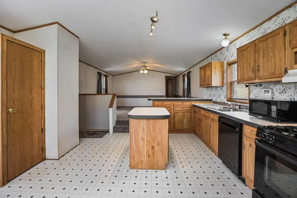 $174,900 | 405 Edgar Place, Faribault, MN 55021