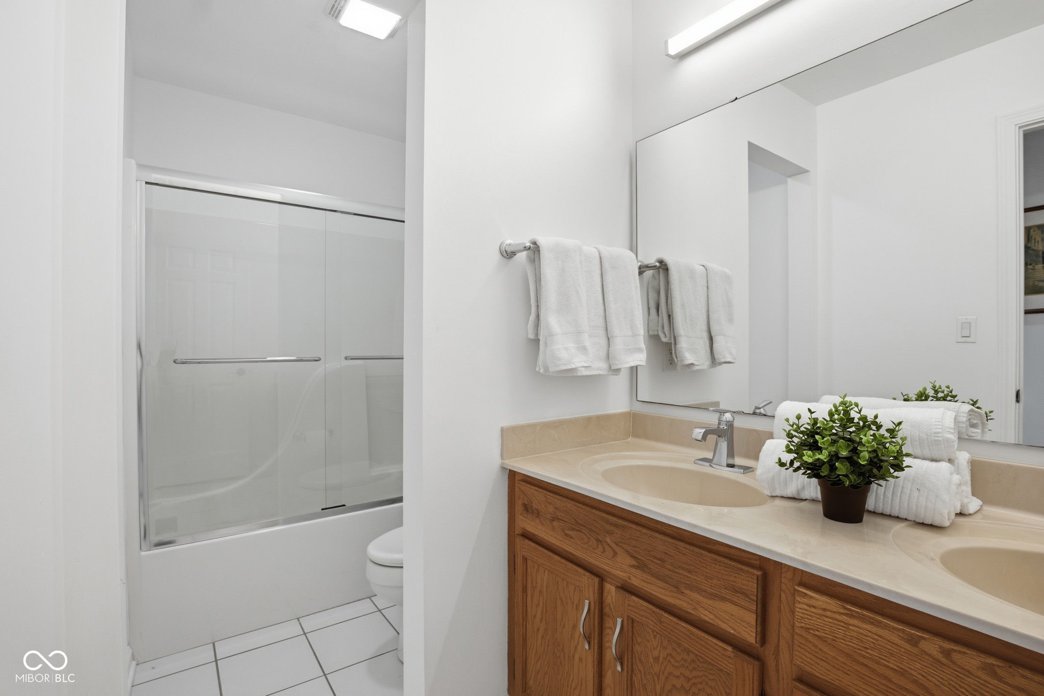 5717 Fall Creek Road Indianapolis, IN 46220 - Photo 43 of 73