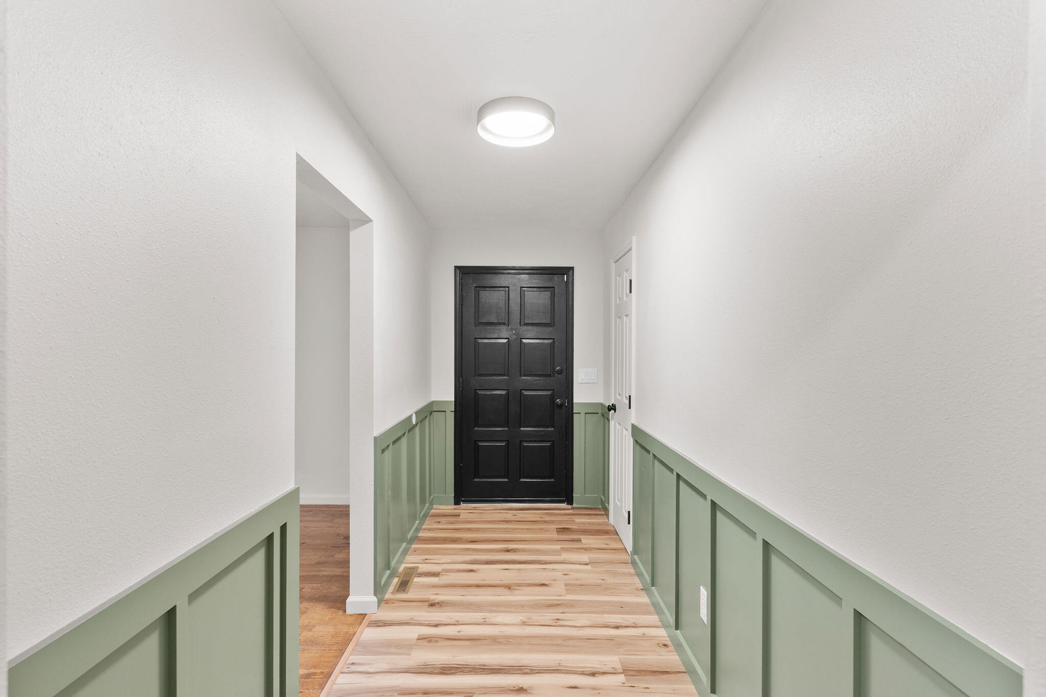 953 West Kerr Street Springfield, MO 65803 - Photo 7 of 32 FrameandFocus_WEBorMLS-7-3
