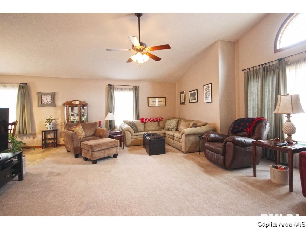 112 Davinci Drive Springfield, IL 62703 - Photo 3 of 22 Gallery Image 3