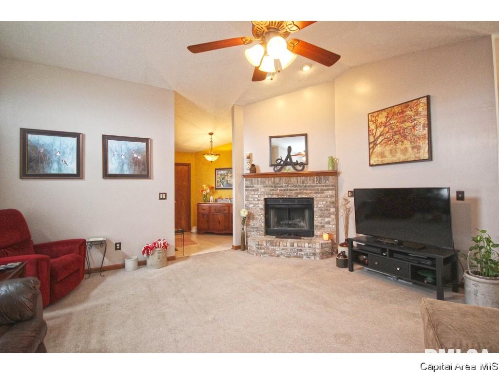 112 Davinci Drive Springfield, IL 62703 - Photo 4 of 22 Gallery Image 4