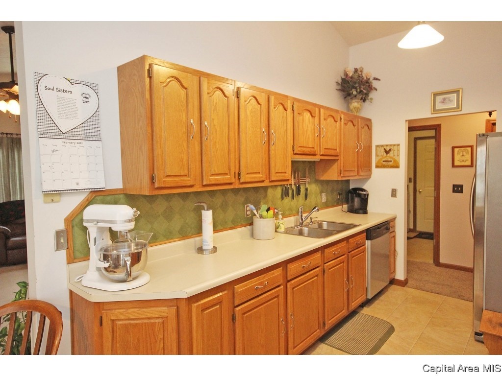 112 Davinci Drive Springfield, IL 62703 - Photo 8 of 22 Gallery Image 8