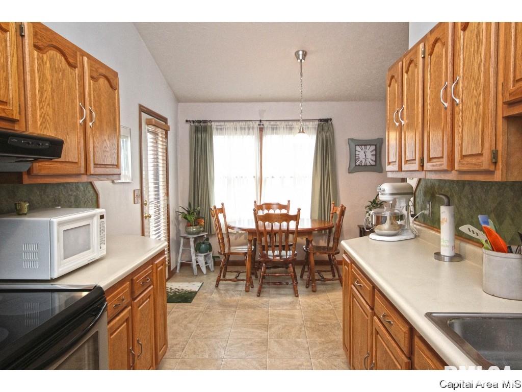 112 Davinci Drive Springfield, IL 62703 - Photo 9 of 22 Gallery Image 9