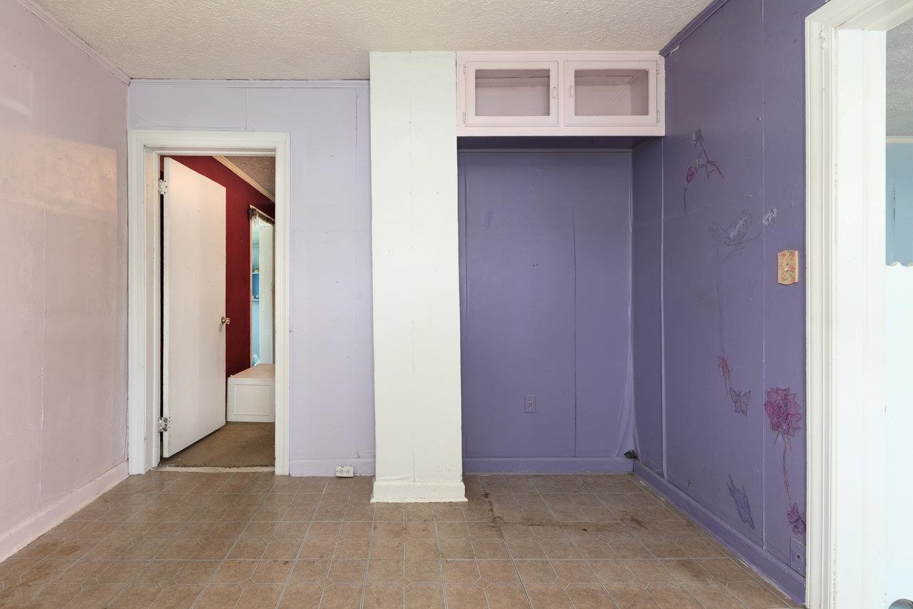711 8th Street Shenandoah, VA 22849 - Photo 13 of 60 a view of hallway with closet and a window