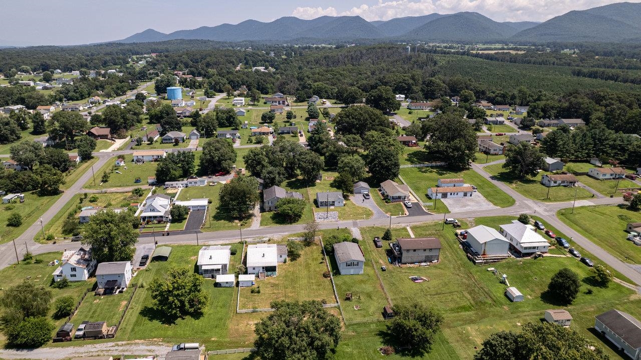 711 8th Street Shenandoah, VA 22849 - Photo 54 of 60 an aerial view of residential houses with outdoor space