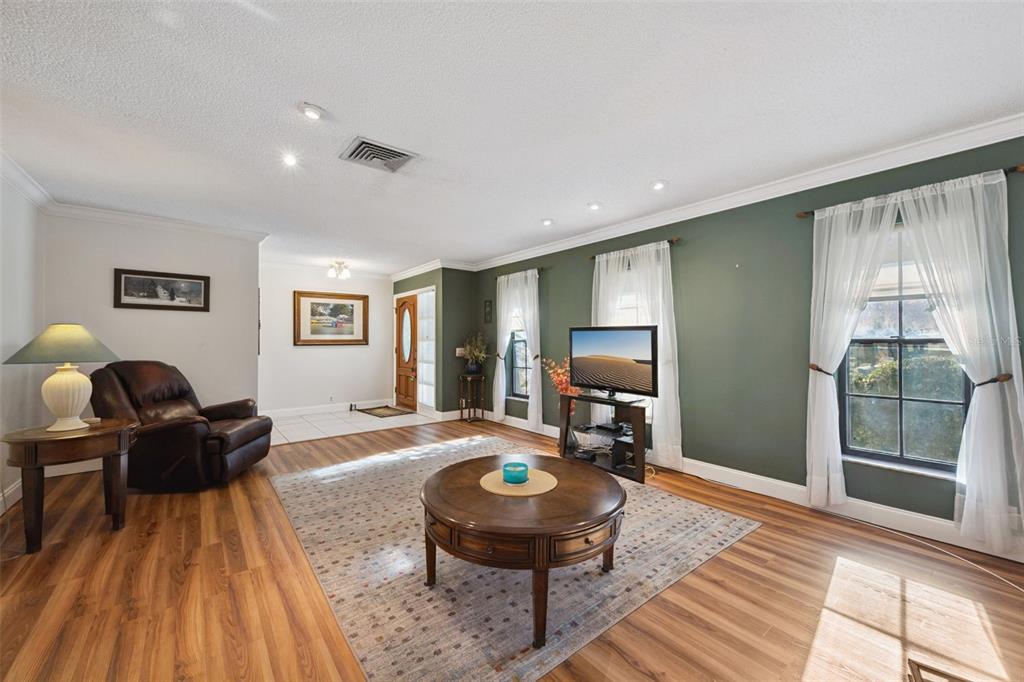 260 Greenfield Road Winter Haven, FL 33884 - Photo 4 of 49