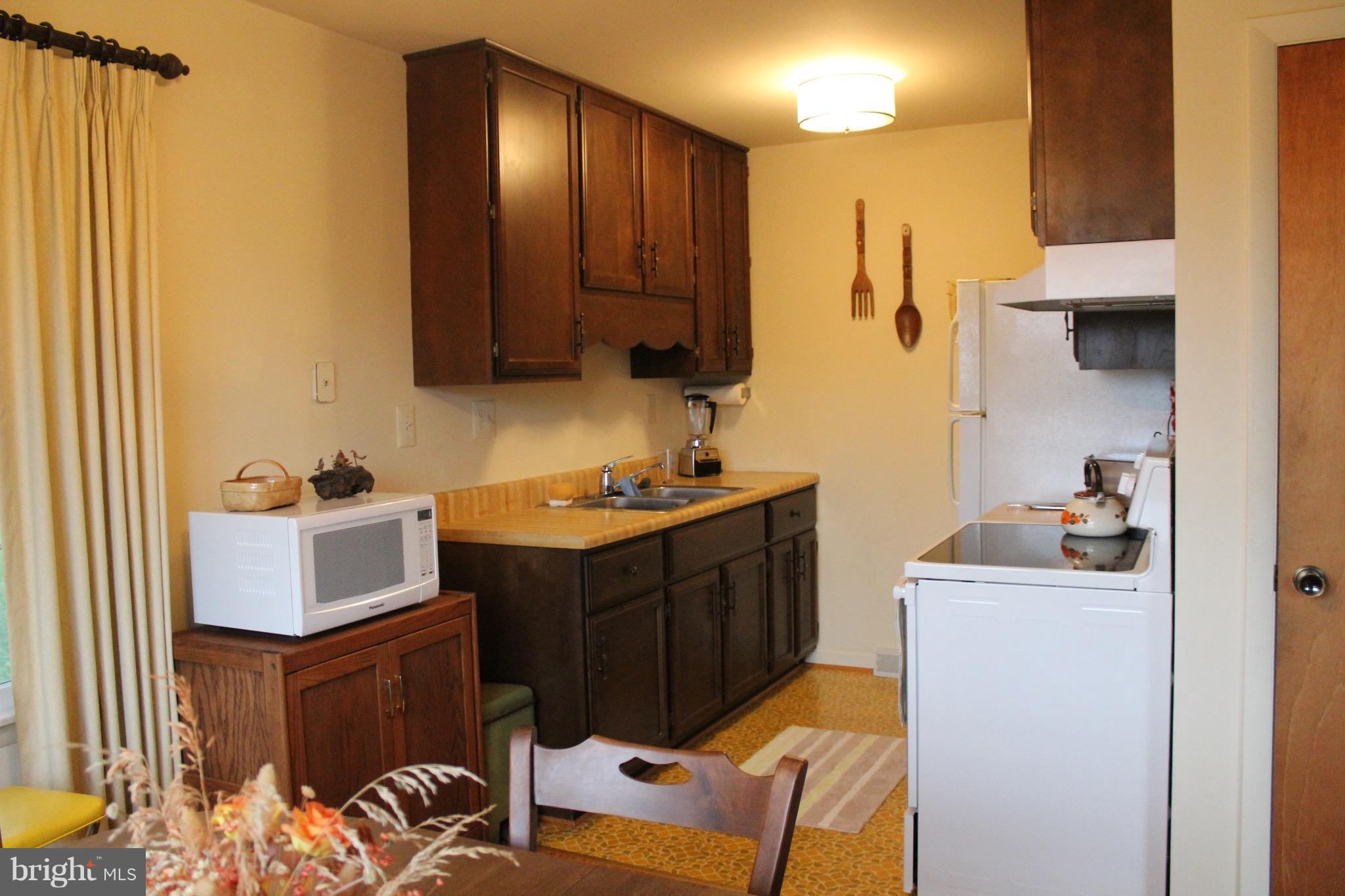 105 Blackwell Road Colonial Beach, VA 22443 - Photo 10 of 27 Kitchen