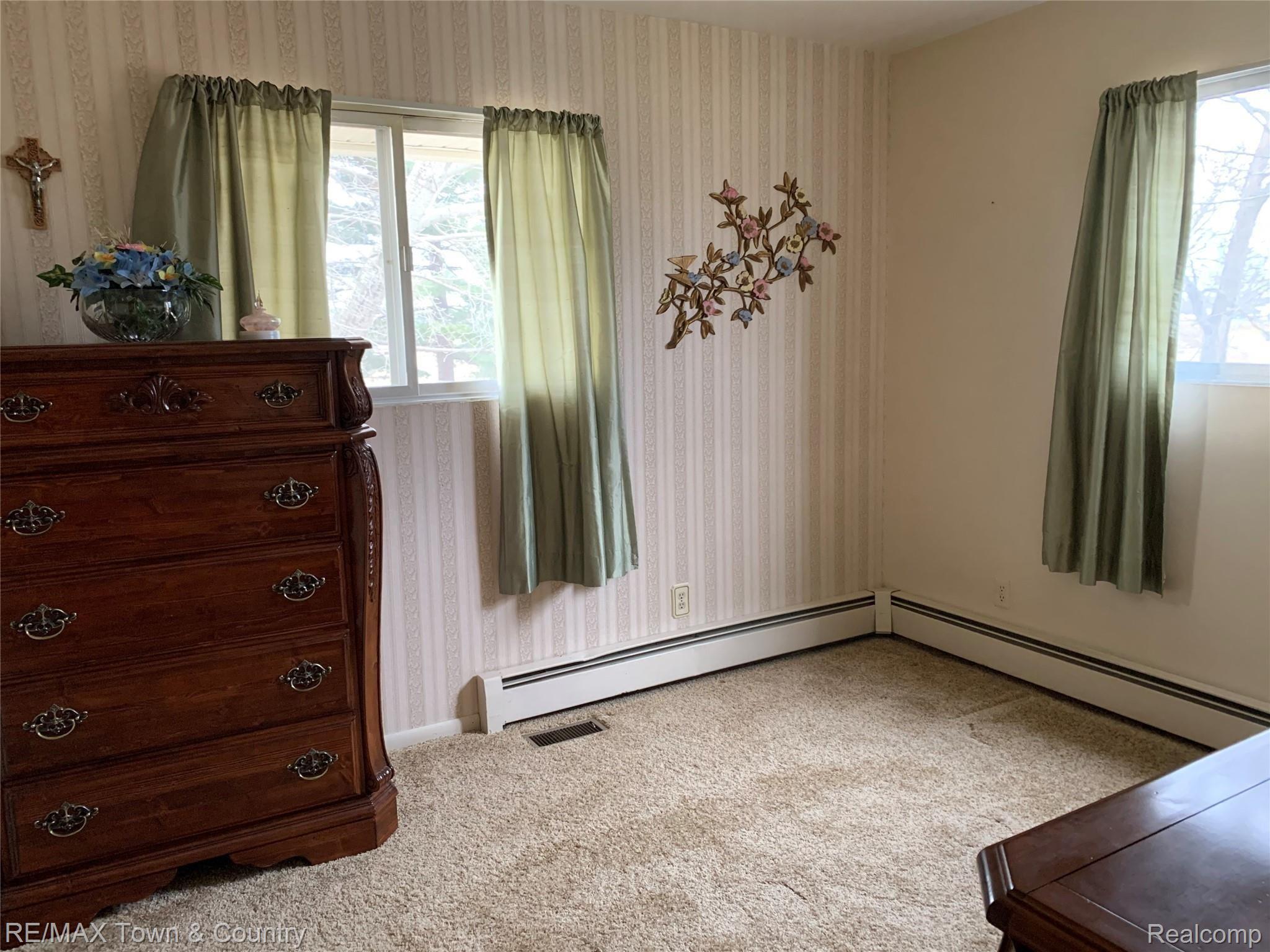 8098 Duffield Road Gaines, MI 48436 - Photo 20 of 28 back bedroom2.jpg