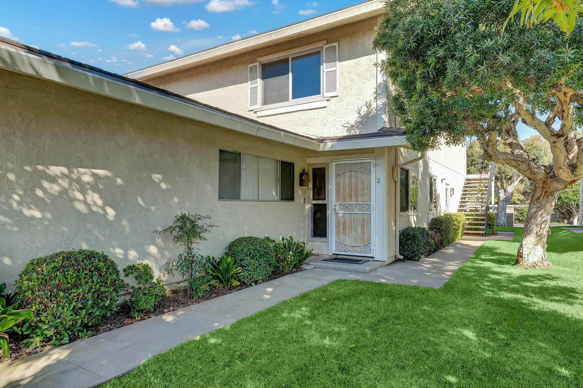 5950 Birch Street, Unit 2 Carpinteria, CA 93013 - Photo 3 of 33 Front entry - 5950 Birch Street 2 93013