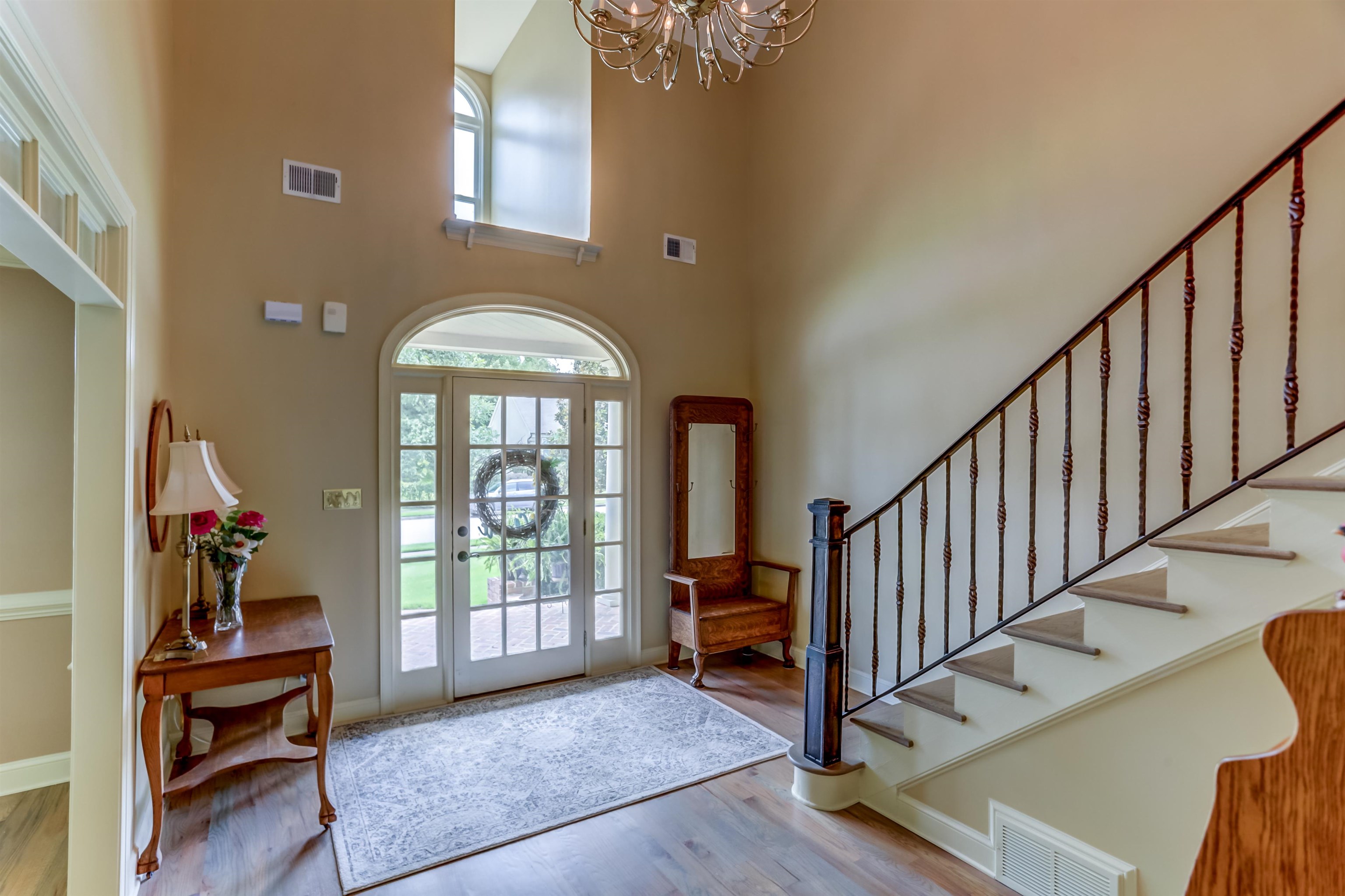 619 Roxburgh Drive Collierville, TN 38017 - Photo 4 of 30 Owner has added many nice touches, such as the Tuscan metal stair rail.