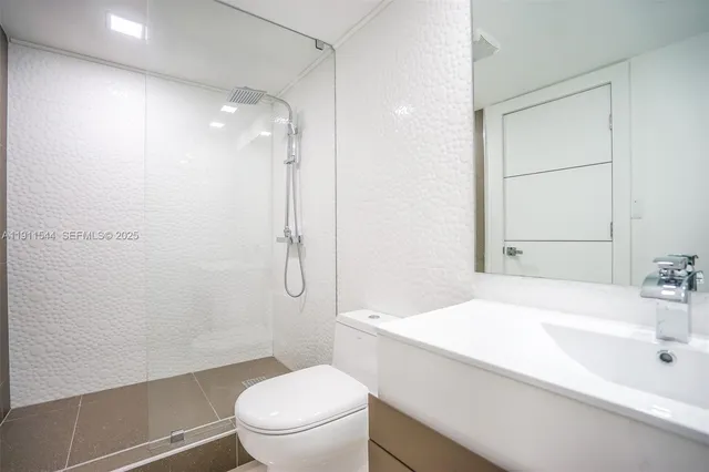 $3,290 | 7601 East Treasure Drive, Unit 2301, North Bay Village, FL 33141