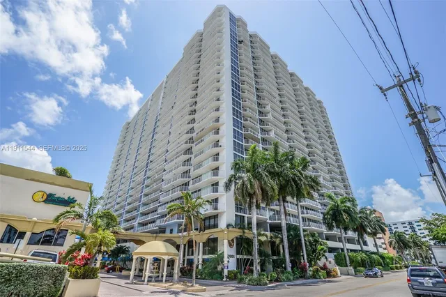 $3,290 | 7601 East Treasure Drive, Unit 2301, North Bay Village, FL 33141