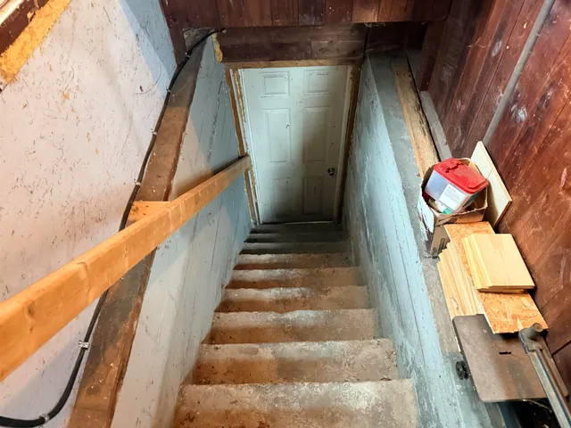 $279,500 | 1 Highland Avenue, Claremont, NH 03743