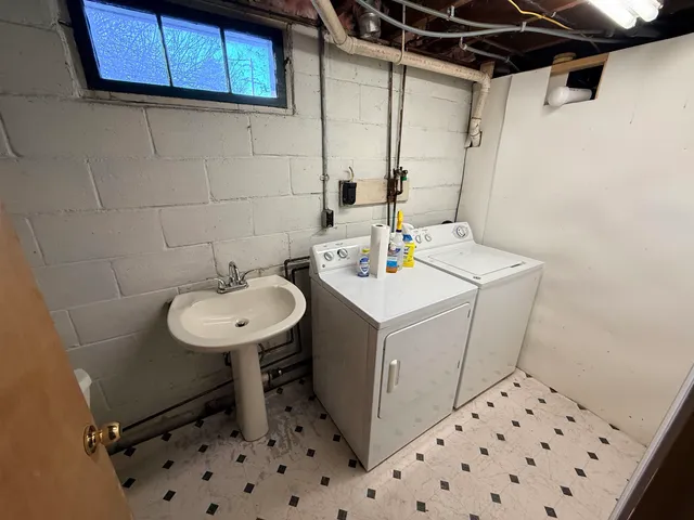 $279,500 | 1 Highland Avenue, Claremont, NH 03743