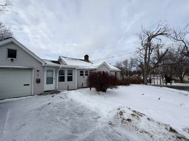 $279,500 | 1 Highland Avenue, Claremont, NH 03743