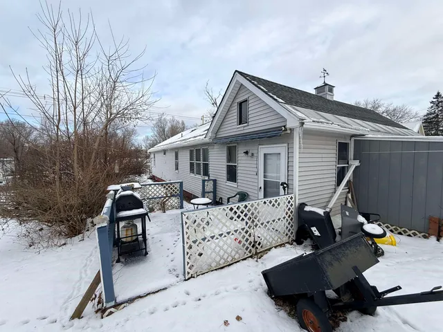 $279,500 | 1 Highland Avenue, Claremont, NH 03743