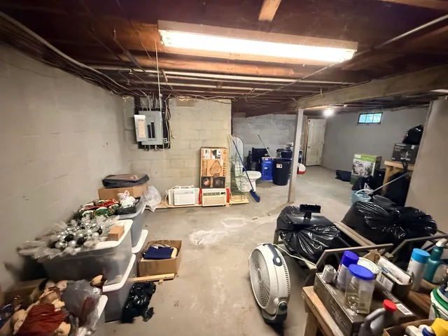 $279,500 | 1 Highland Avenue, Claremont, NH 03743