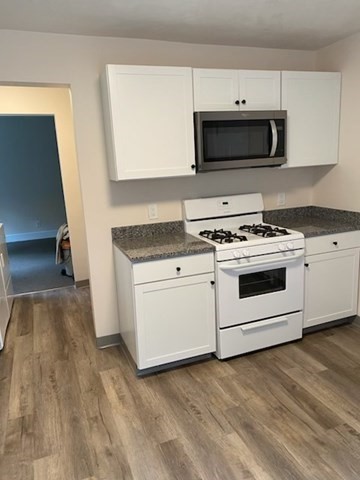 10 Linden Street, Unit 2R Reading, MA 01867 - Photo 3 of 11