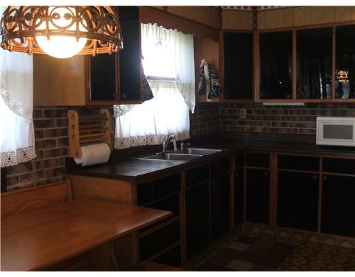 39 Hancock Camp Road Pittsburgh, PA 15238 - Photo 3 of 10 Kitchen. Great kitchen for the family, friends to meet. Includes all appliances.