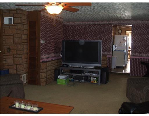 39 Hancock Camp Road Pittsburgh, PA 15238 - Photo 7 of 10 Living Room. Neutral wall to wall carpeting and plenty of spaces to roam inside and outside. After a full day of sun/fun/fishing/jboating or jet sking on the Allegheny River Brief 5-10 minute drive to Pgh. Mills Mall, Pa Turnpike and 20 minutes to downtown Pgh.