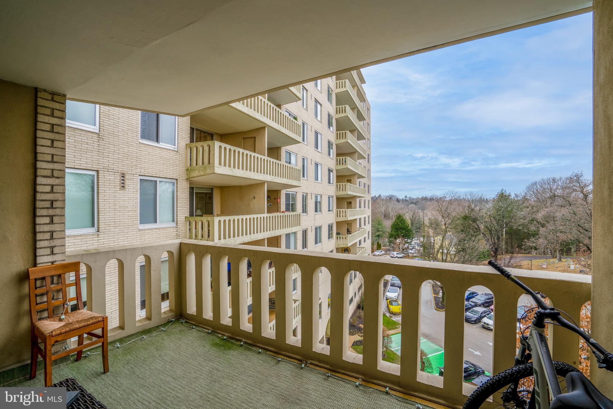 191 Presidential Boulevard, Unit R401 Bala Cynwyd, PA 19004 - Photo 1 of 15 Balcony
