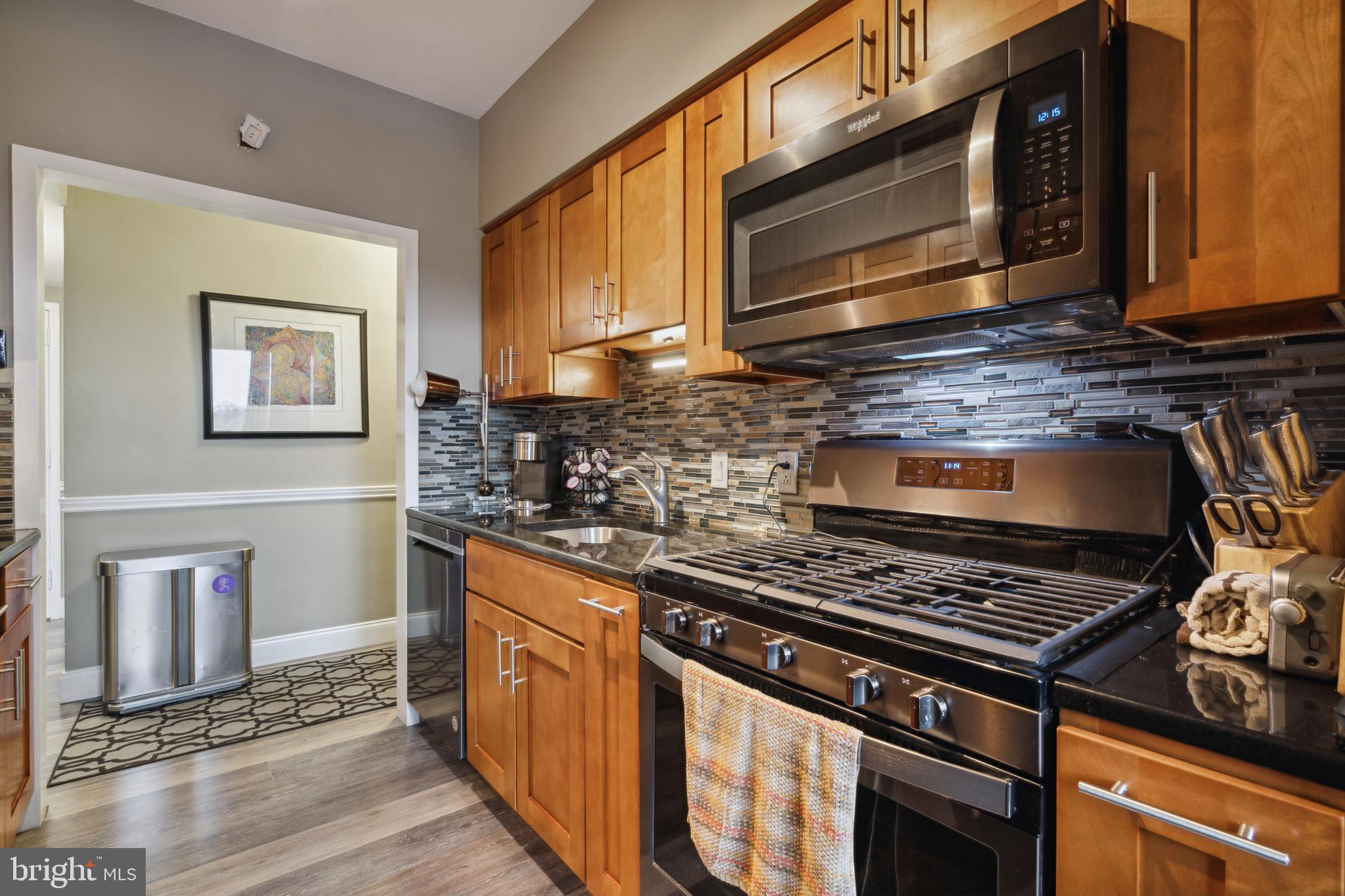 191 Presidential Boulevard, Unit R401 Bala Cynwyd, PA 19004 - Photo 14 of 15 Galley Kitchen
