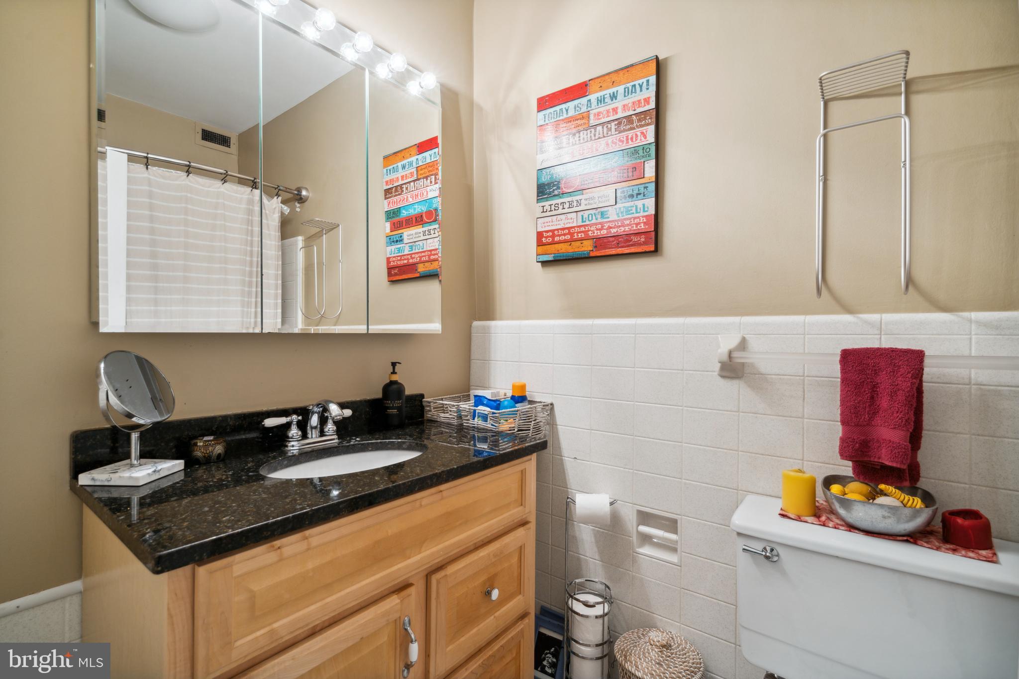 191 Presidential Boulevard, Unit R401 Bala Cynwyd, PA 19004 - Photo 15 of 15 Bathroom