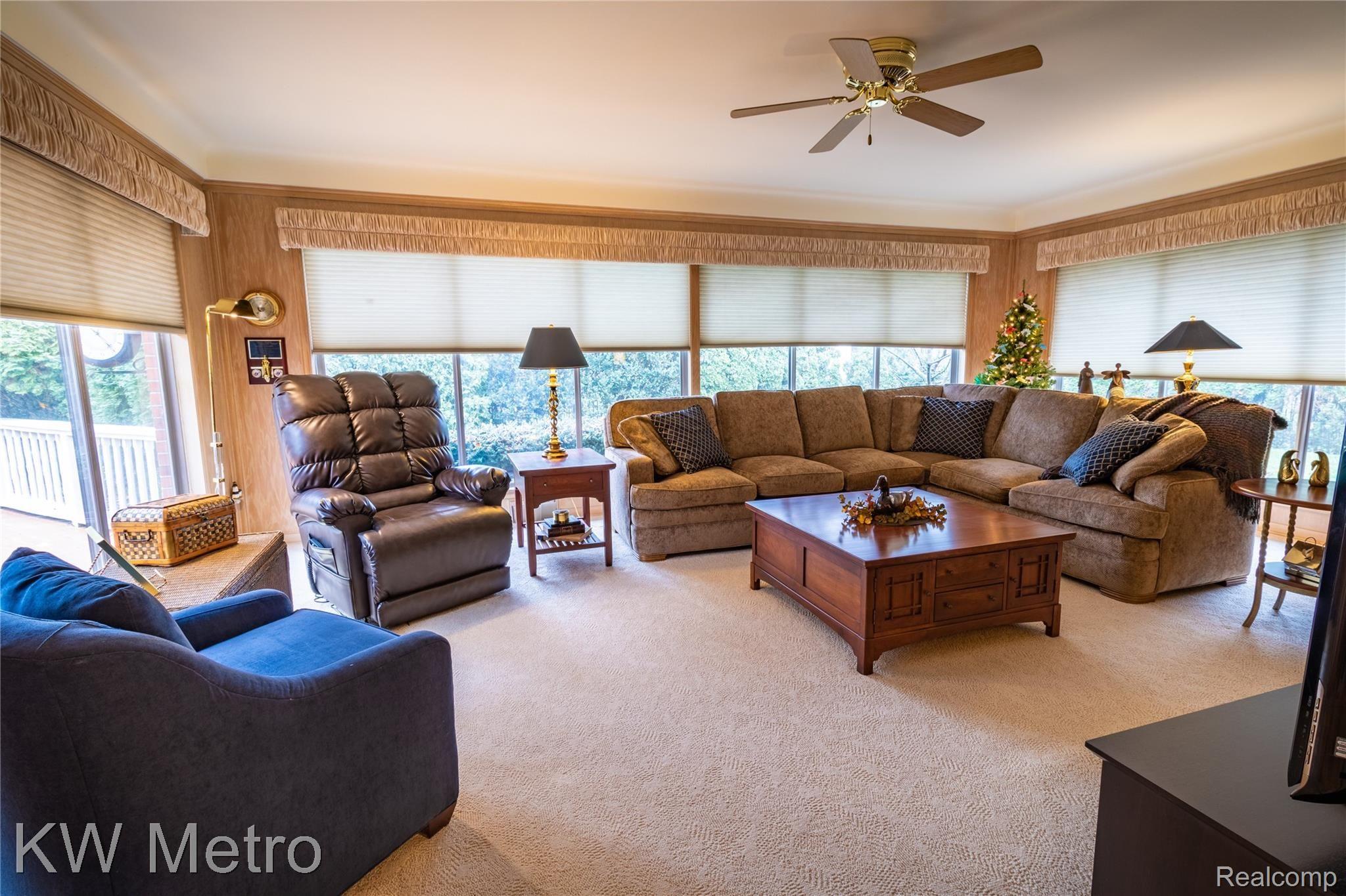 30 Willison Road Grosse Pointe, MI 48236 - Photo 16 of 37 Spacious Family Room