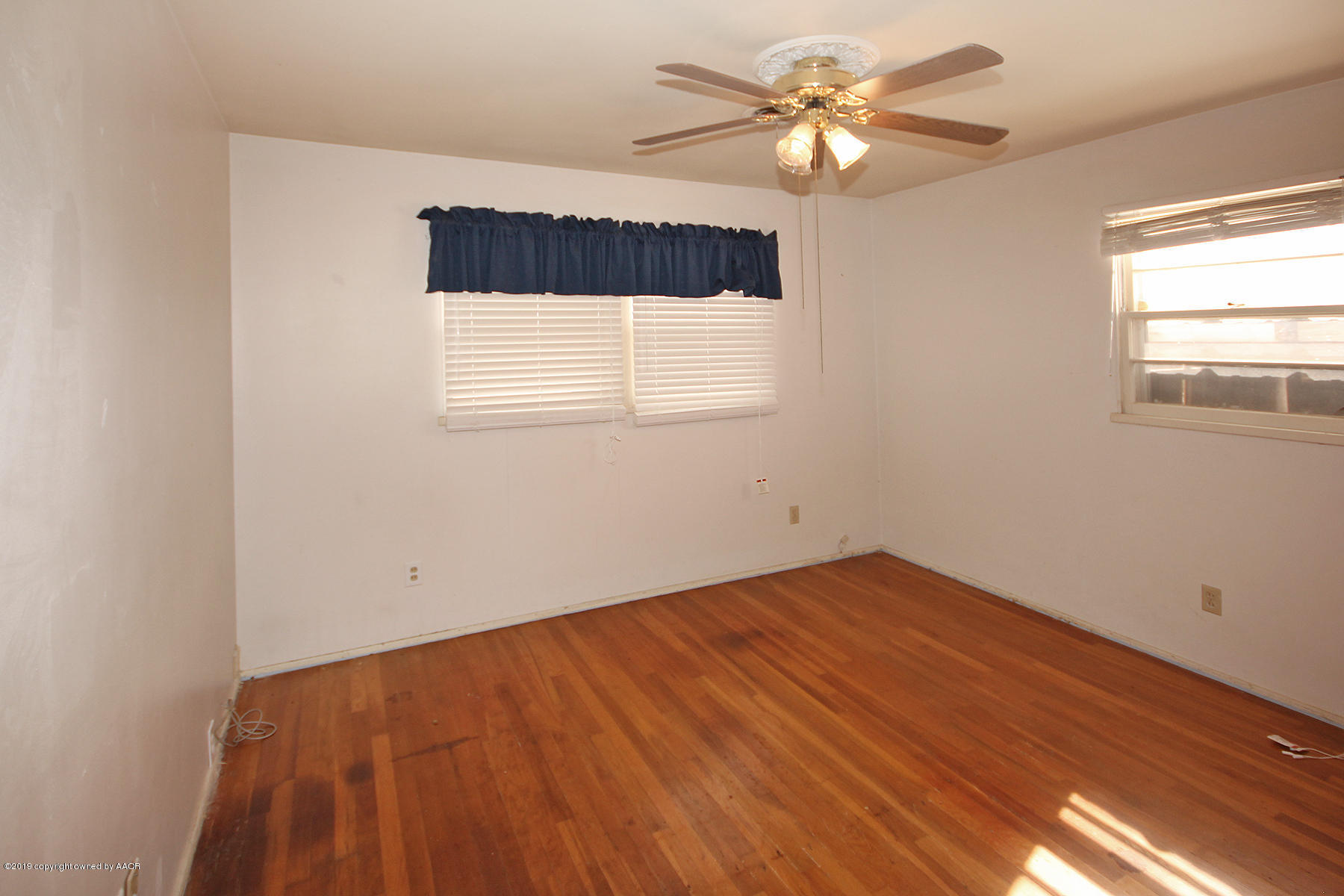 5108 Parker Street Amarillo, TX 79110 - Photo 11 of 19 2nd Bedroom
