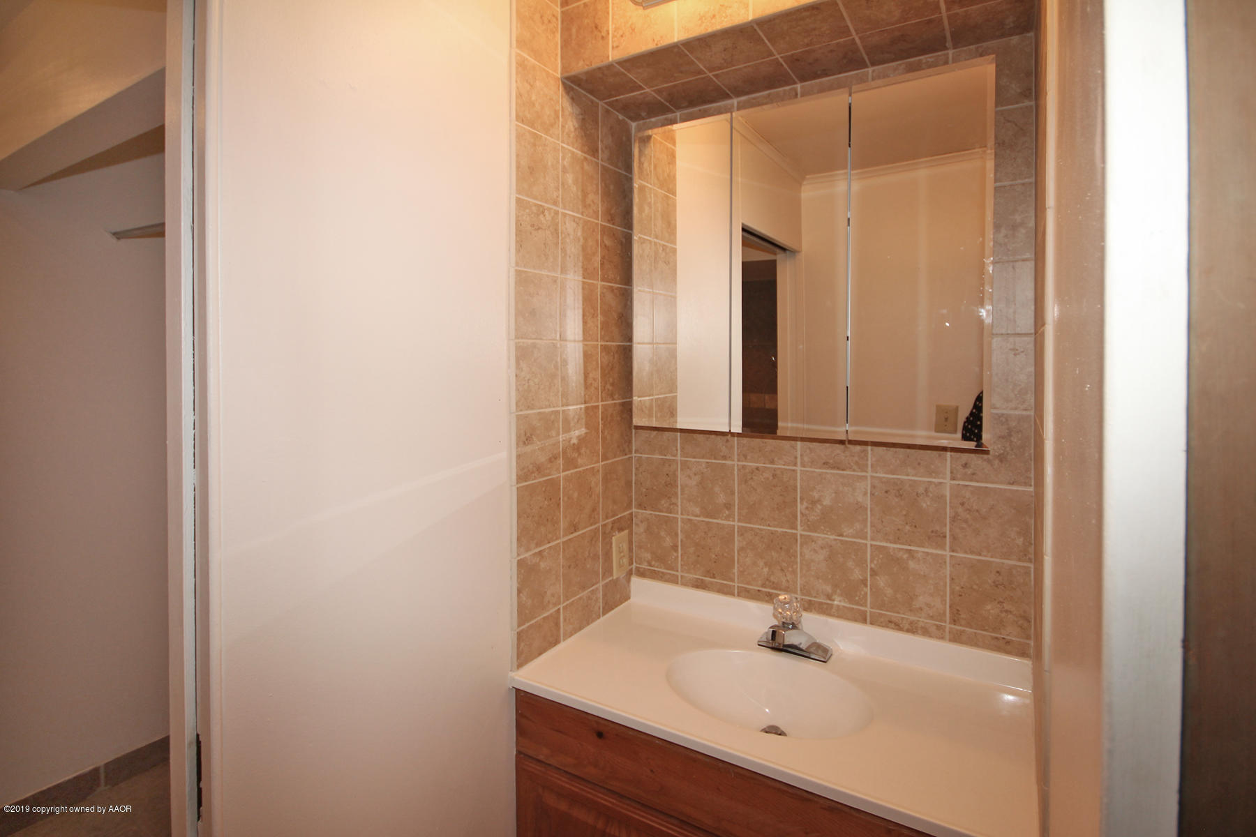 5108 Parker Street Amarillo, TX 79110 - Photo 17 of 19 Bathroom Vanity
