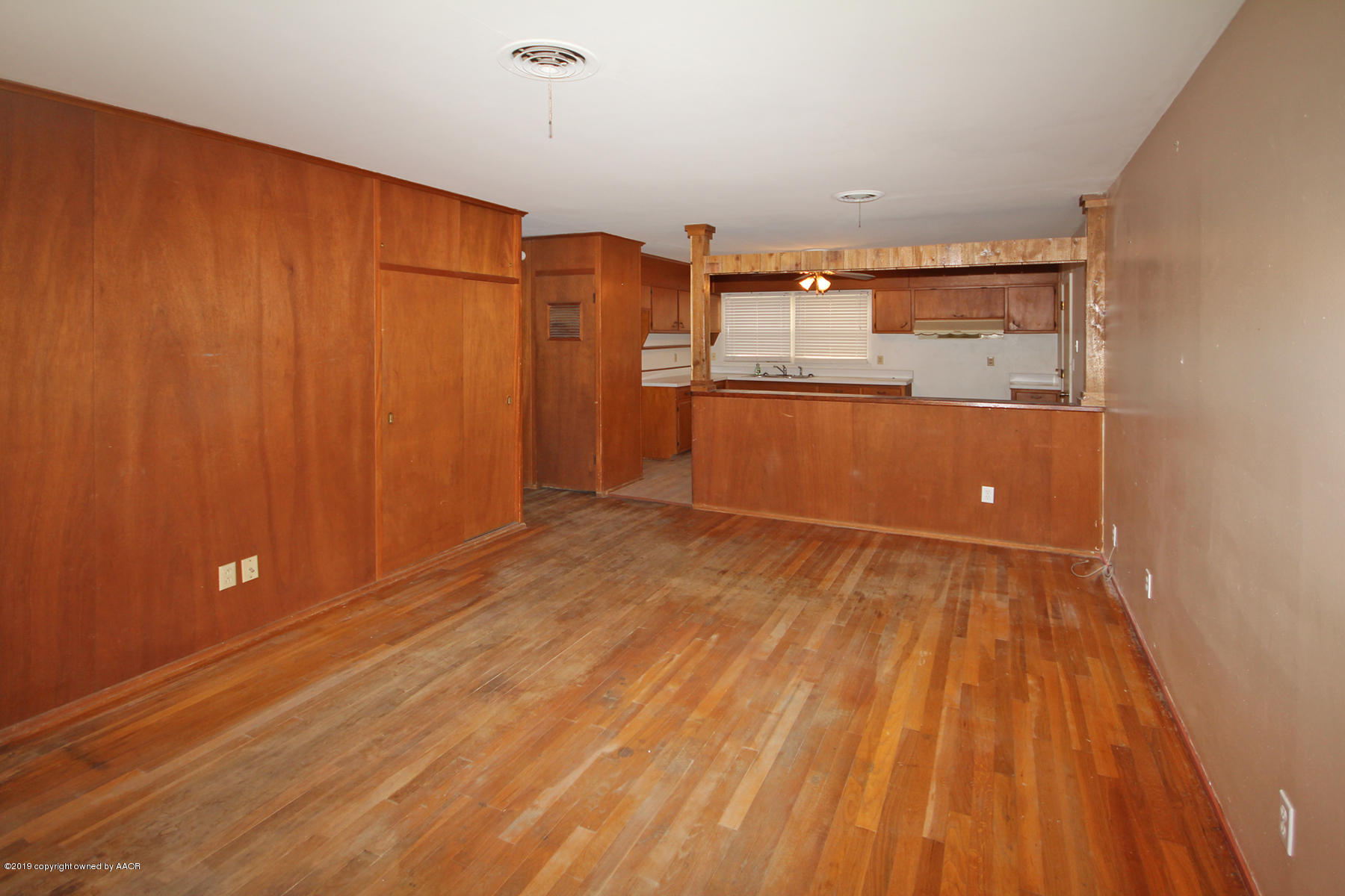 5108 Parker Street Amarillo, TX 79110 - Photo 4 of 19 Living Area