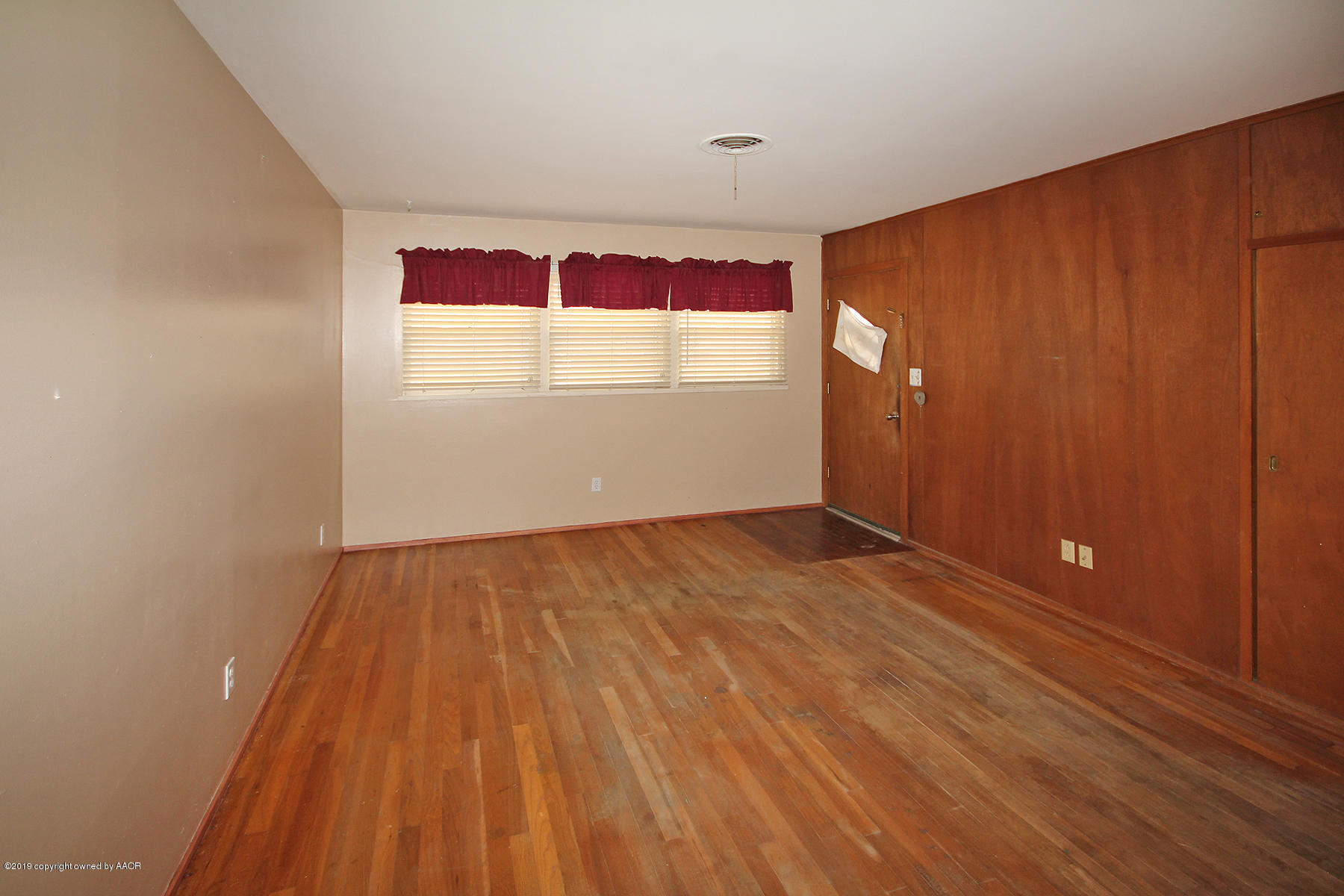 5108 Parker Street Amarillo, TX 79110 - Photo 5 of 19 Living Area2