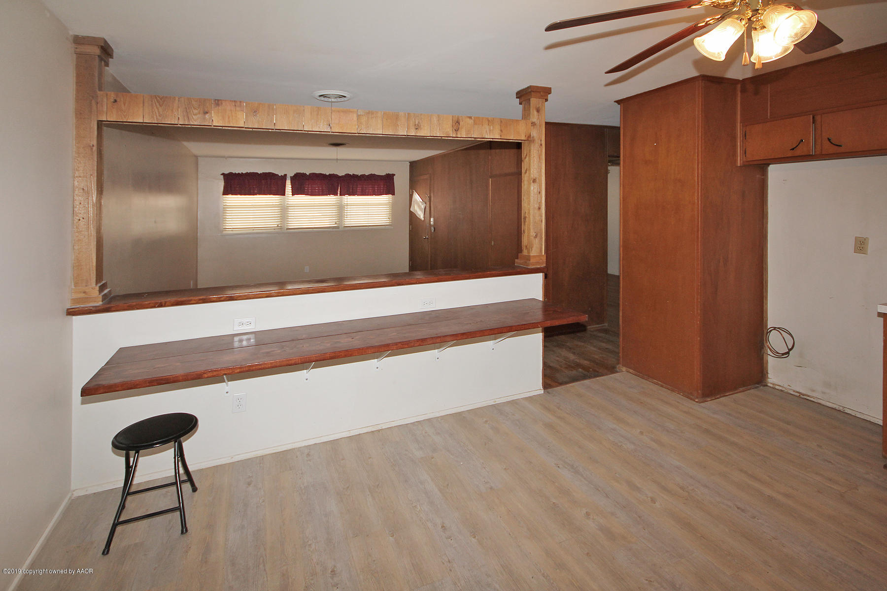 5108 Parker Street Amarillo, TX 79110 - Photo 6 of 19 Kitchen Bar