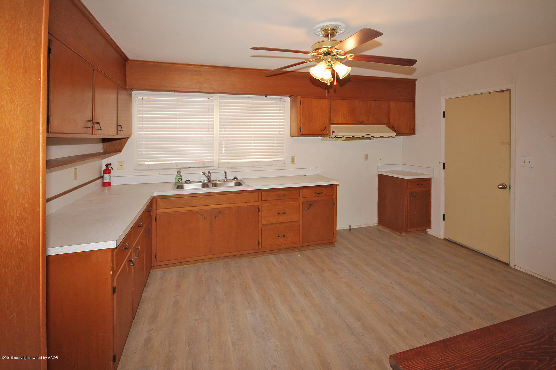 5108 Parker Street Amarillo, TX 79110 - Photo 8 of 19 Kitchen2