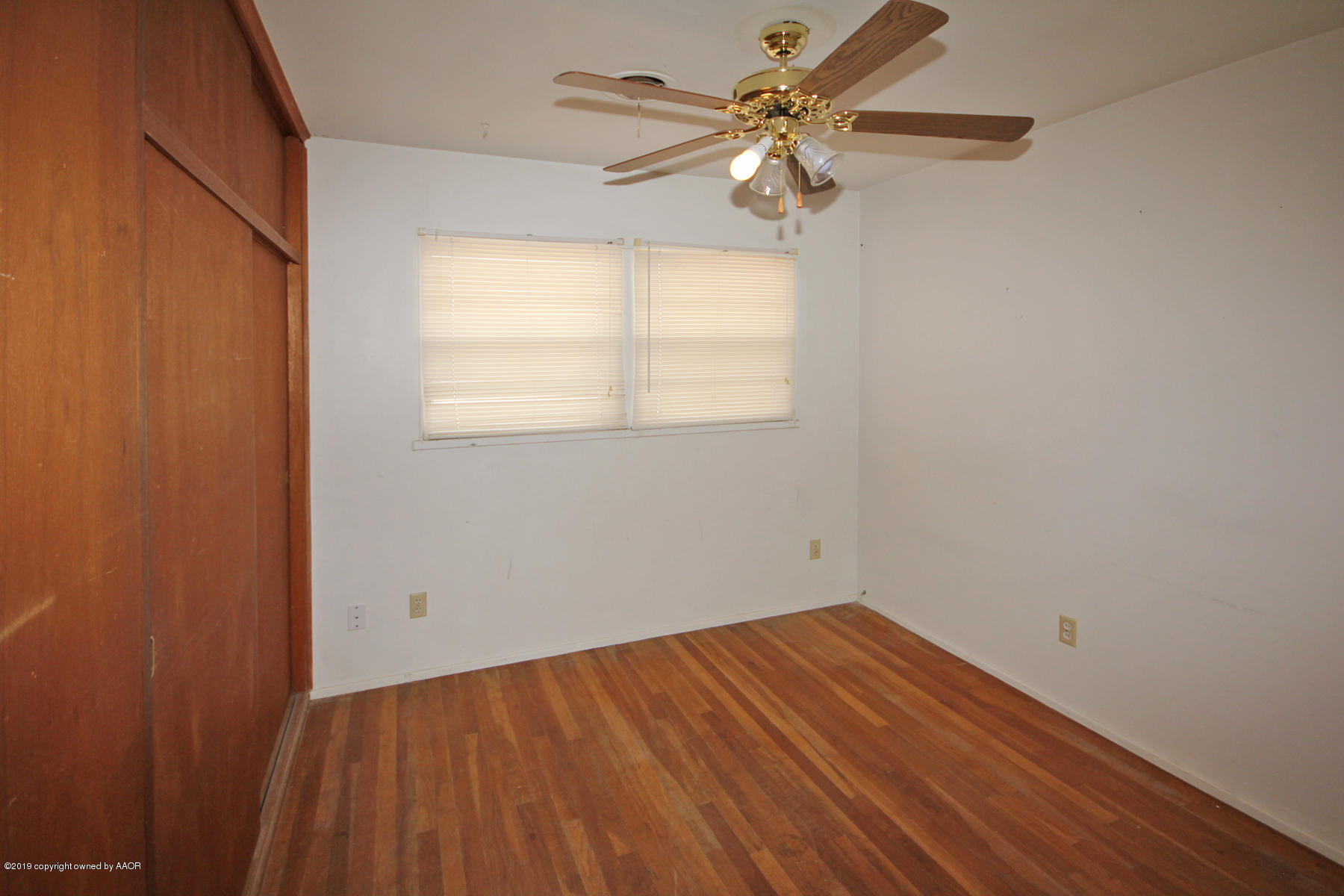 5108 Parker Street Amarillo, TX 79110 - Photo 9 of 19 1st Bedroom
