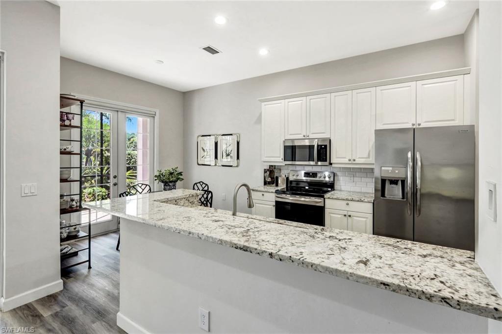 3376 Sandpiper Way Naples, FL 34109 - Photo 13 of 50