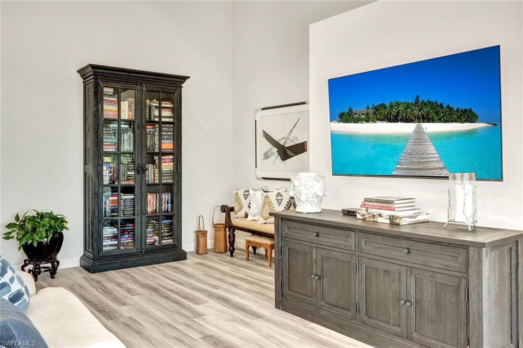 3376 Sandpiper Way Naples, FL 34109 - Photo 16 of 50