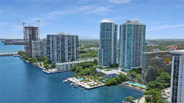 $835,000 | 2101 Brickell Avenue, Unit 1812, Miami, FL 33129