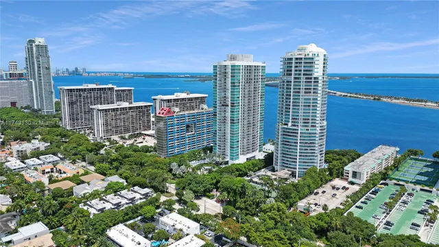 $835,000 | 2101 Brickell Avenue, Unit 1812, Miami, FL 33129