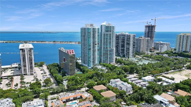 $835,000 | 2101 Brickell Avenue, Unit 1812, Miami, FL 33129