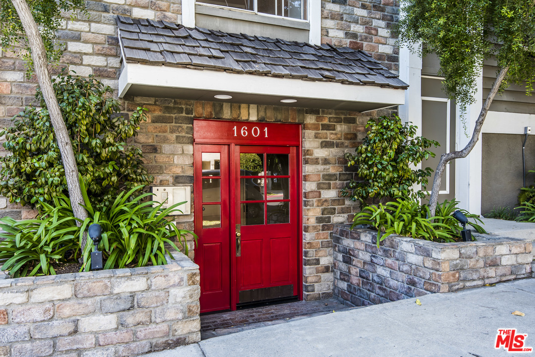 1601 Hilts Avenue, Unit 3 Los Angeles, CA 90024 - Photo 14 of 16